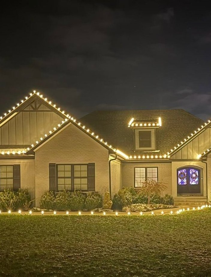 christmas light installation craftsman home